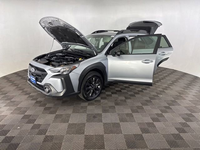Used 2025 Subaru Outback Onyx Edition AWD/4WD image 12