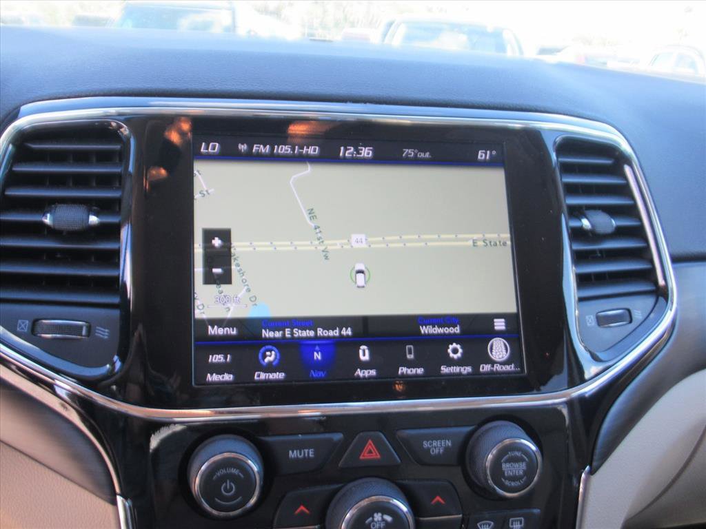 Used 2022 Jeep Grand Cherokee Laredo E image 23