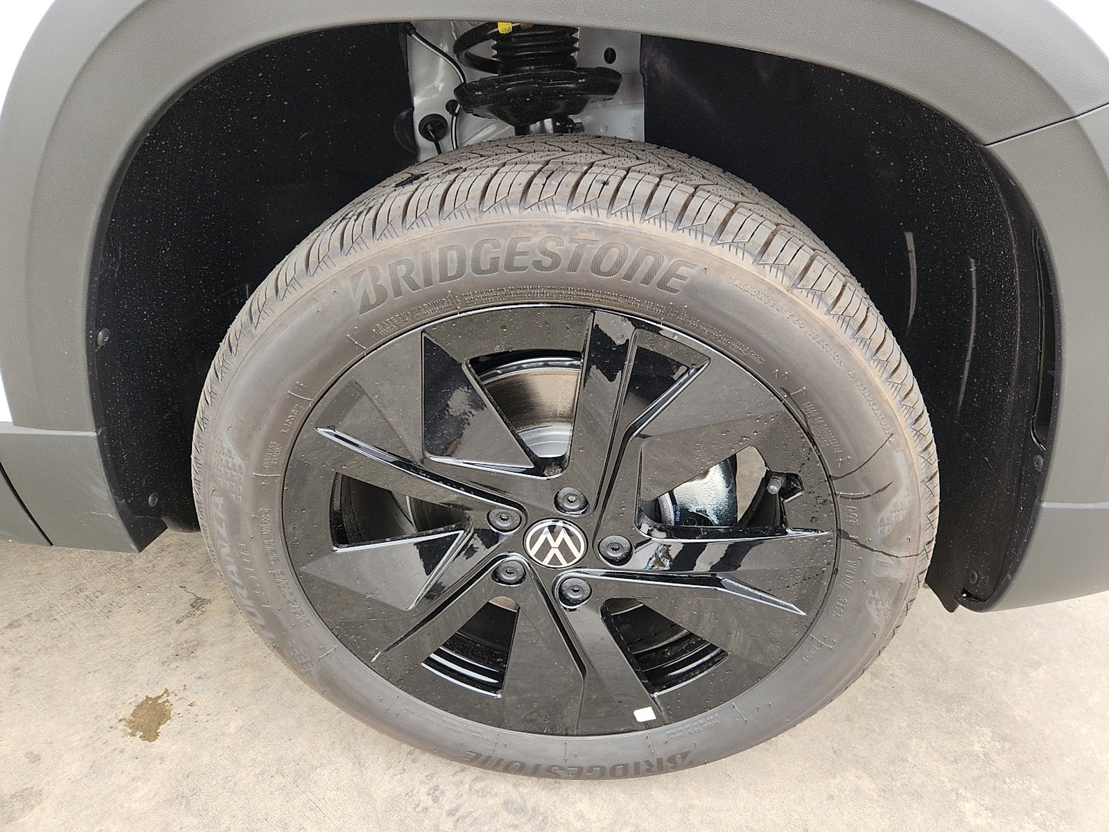 New 2026 Volkswagen Taos SE image 9