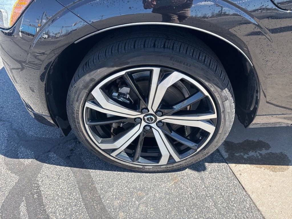 Used 2024 Volvo XC60 T8 Ultimate w/ Protection Package Premier image 11