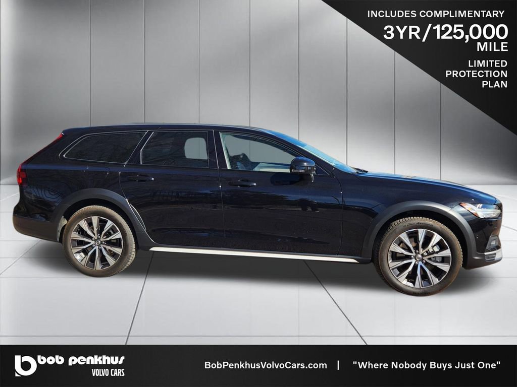 Used 2024 Volvo V90 B6 Cross Country Plus w/ Climate Package image 24