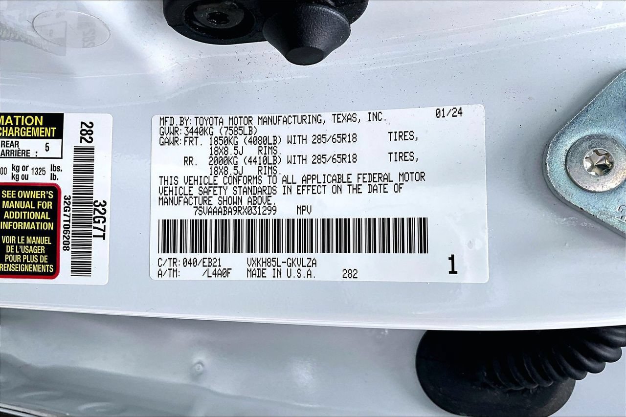 Used 2024 Toyota Sequoia TRD Pro AWD/4WD image 16