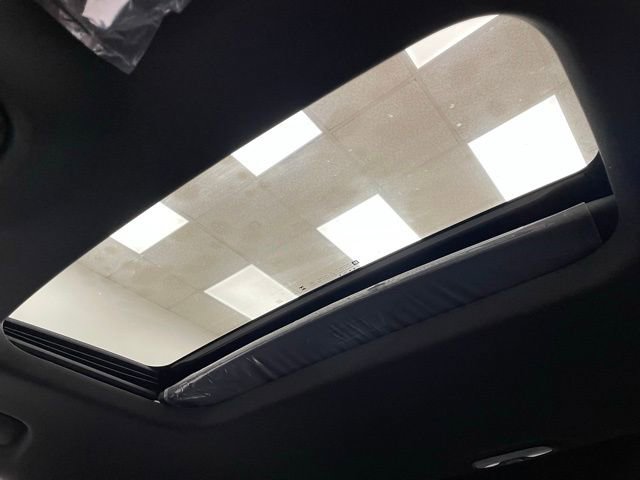 New 2026 Chevrolet Trax RS w/ Sunroof Package image 6