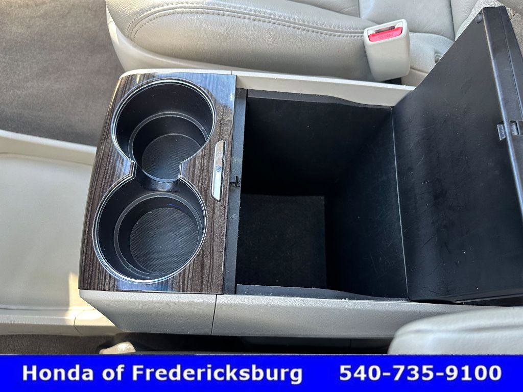 Used 2017 Toyota Sienna XLE Premium image 25