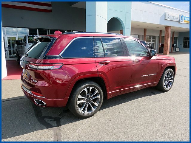 Used 2022 Jeep Grand Cherokee Overland w/ Luxury Tech Group IV image 7