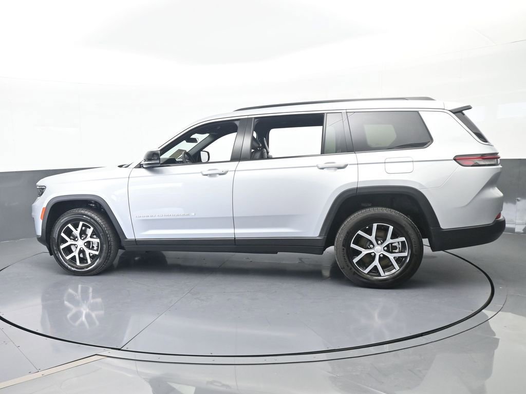 Used 2025 Jeep Grand Cherokee L Limited image 3