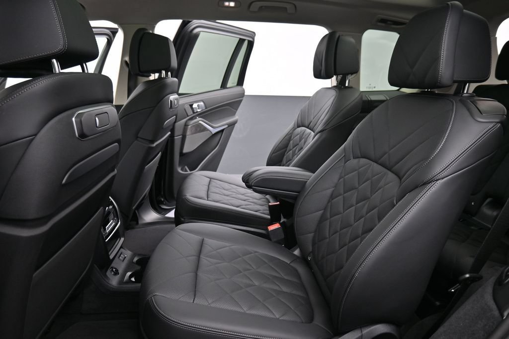 New 2026 BMW X7 xDrive40i w/ Executive Package AWD/4WD image 18