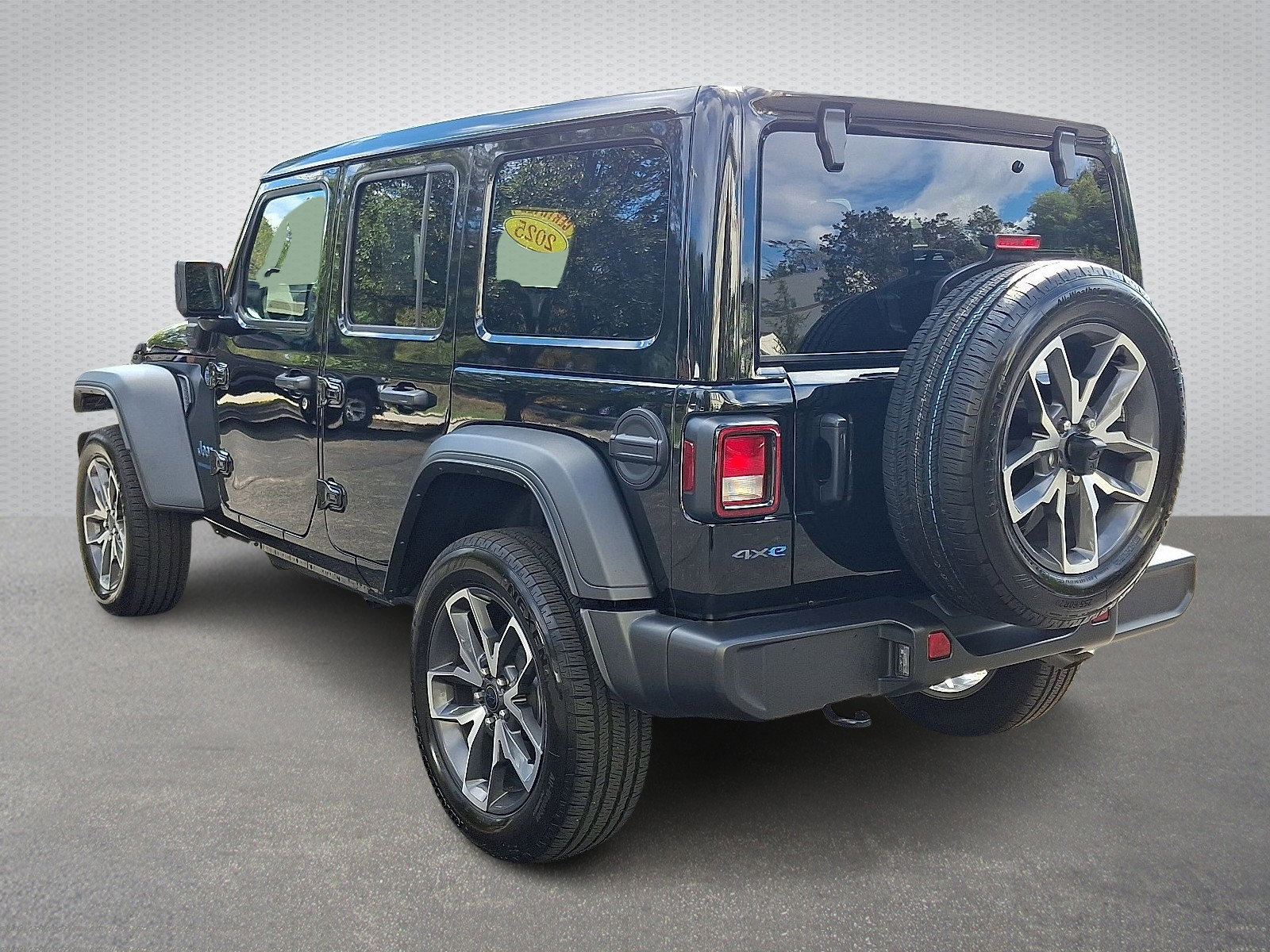 Used 2025 Jeep Wrangler Unlimited Sport S 4xe w/ Convenience Group image 4