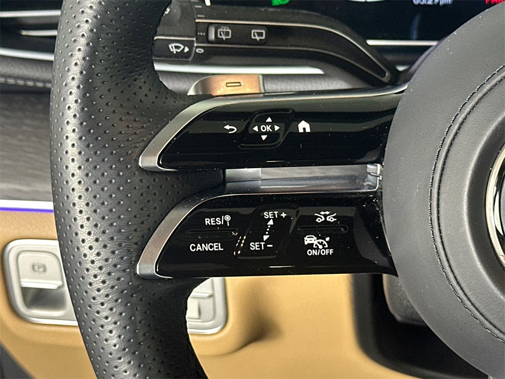 Certified 2025 Mercedes-Benz GLS 450 4MATIC image 27