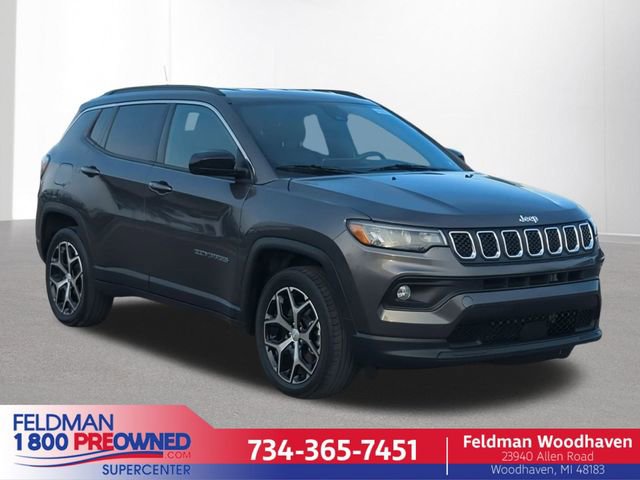 Used 2024 Jeep Compass Latitude image 1