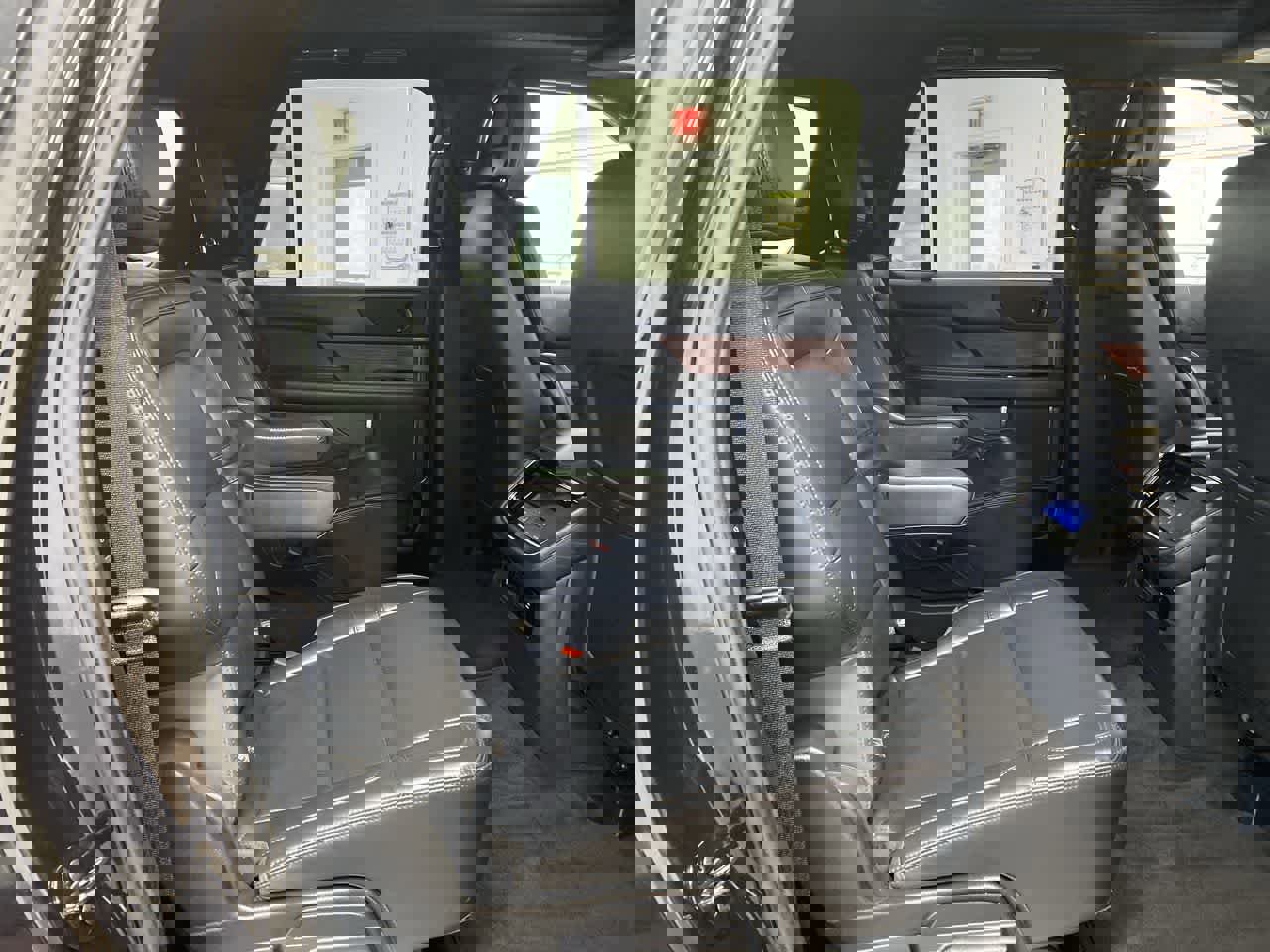 Used 2024 Lincoln Navigator L Premiere image 17