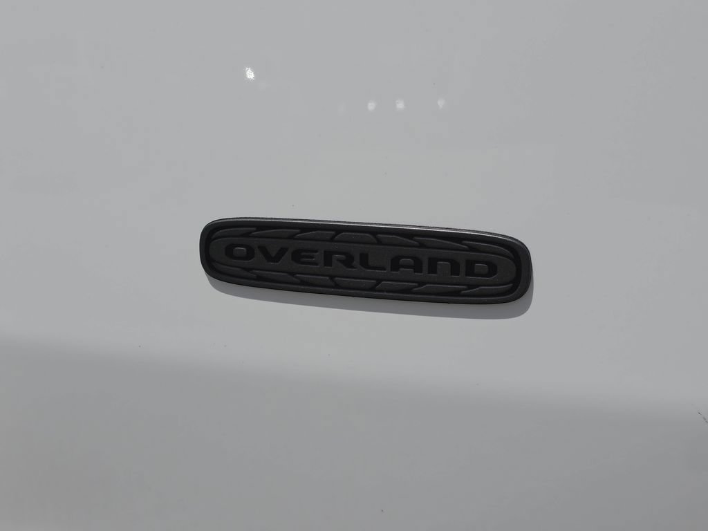 New 2026 Jeep Cherokee Overland w/ Advanced Pro Tech Group AWD/4WD image 11