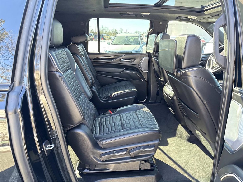 Certified 2023 Cadillac Escalade ESV V w/ LPO, ONYX Package image 13