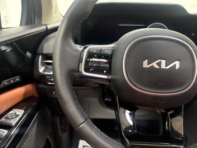Certified 2024 Kia Carnival SX Prestige FWD image 17