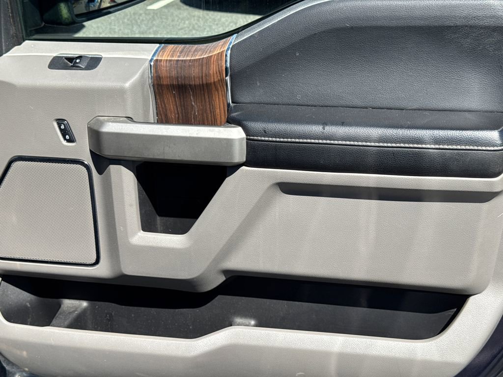 Used 2016 Ford F150 Lariat image 13