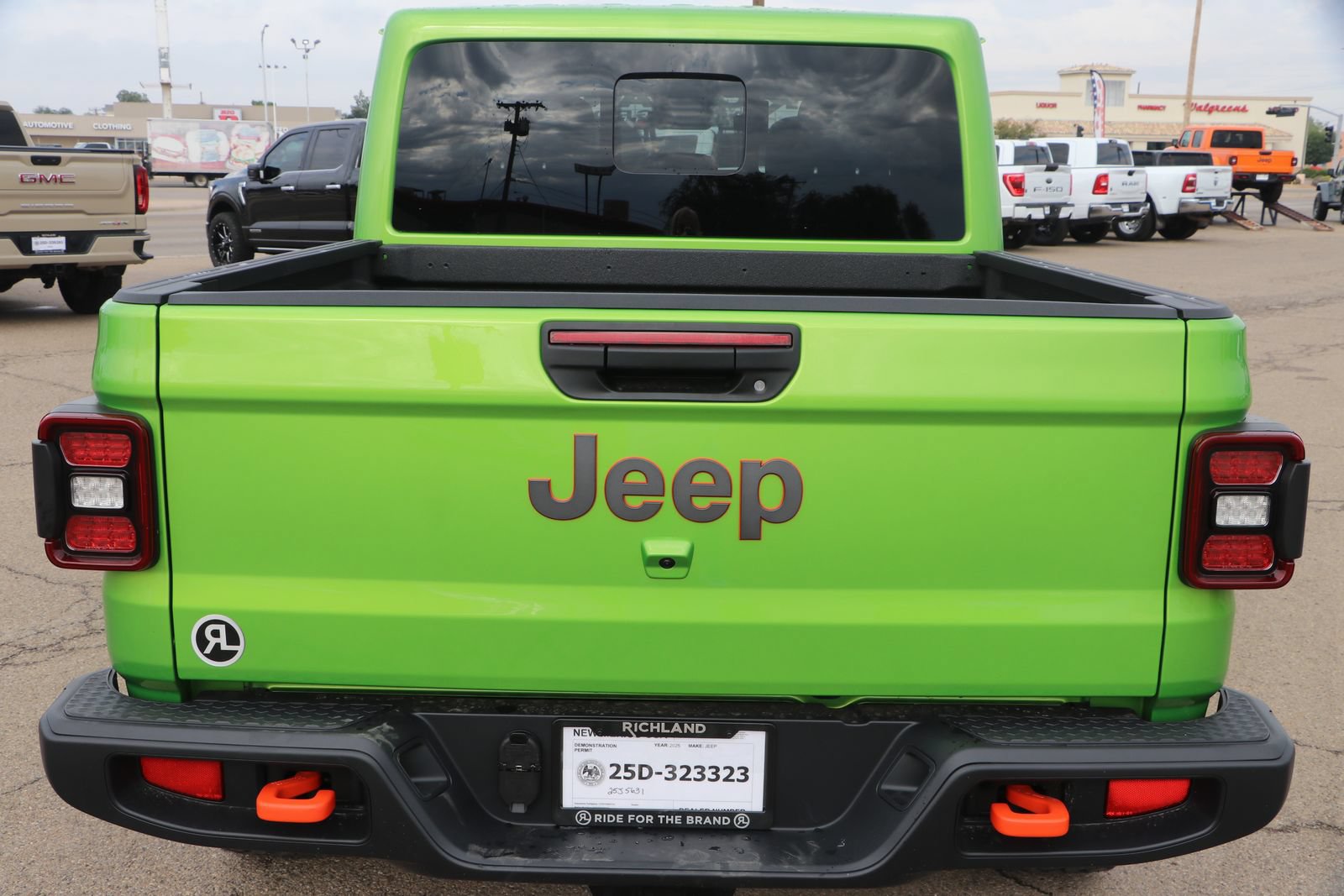 New 2025 Jeep Gladiator Mojave w/ Convenience Group AWD/4WD image 6