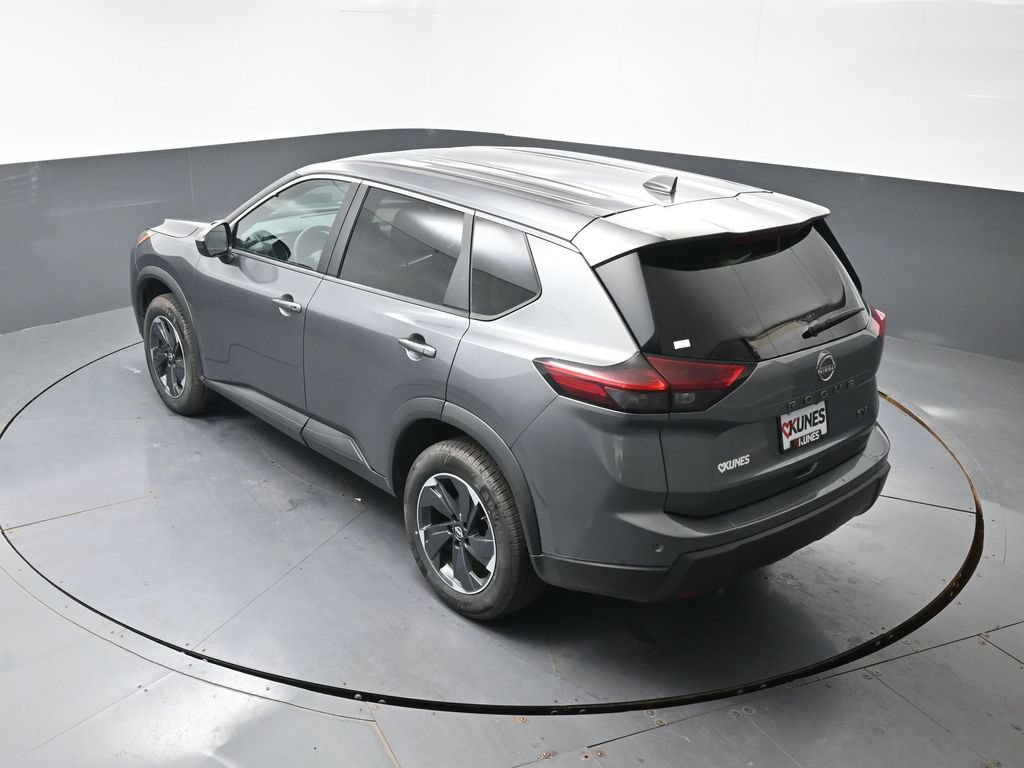 Used 2024 Nissan Rogue SV FWD image 46