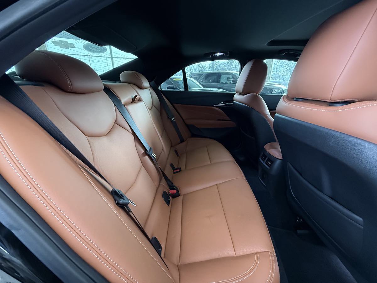Used 2025 Cadillac CT4 Premium Luxury image 30