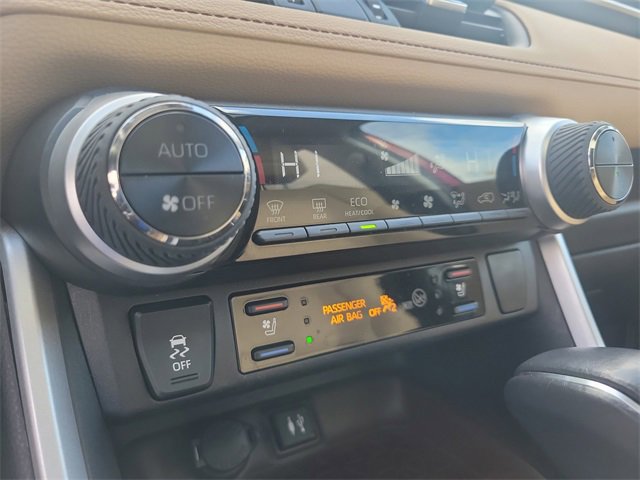 Used 2019 Toyota RAV4 Limited image 30