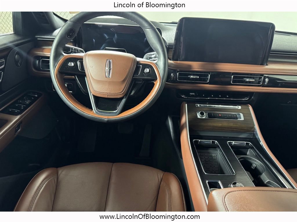 Used 2025 Lincoln Aviator Reserve AWD/4WD image 19