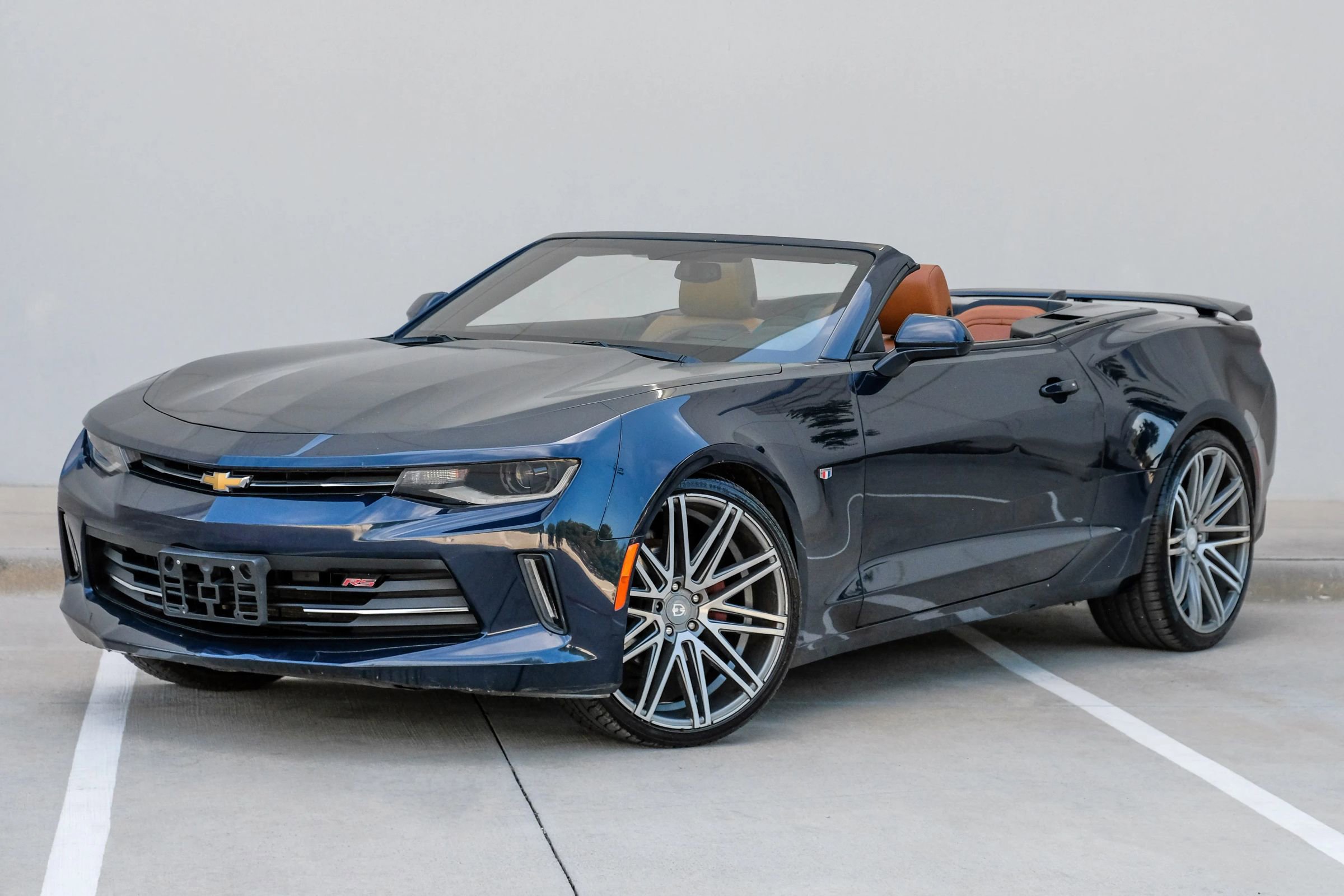 Used 2016 Chevrolet Camaro LT RWD image 11