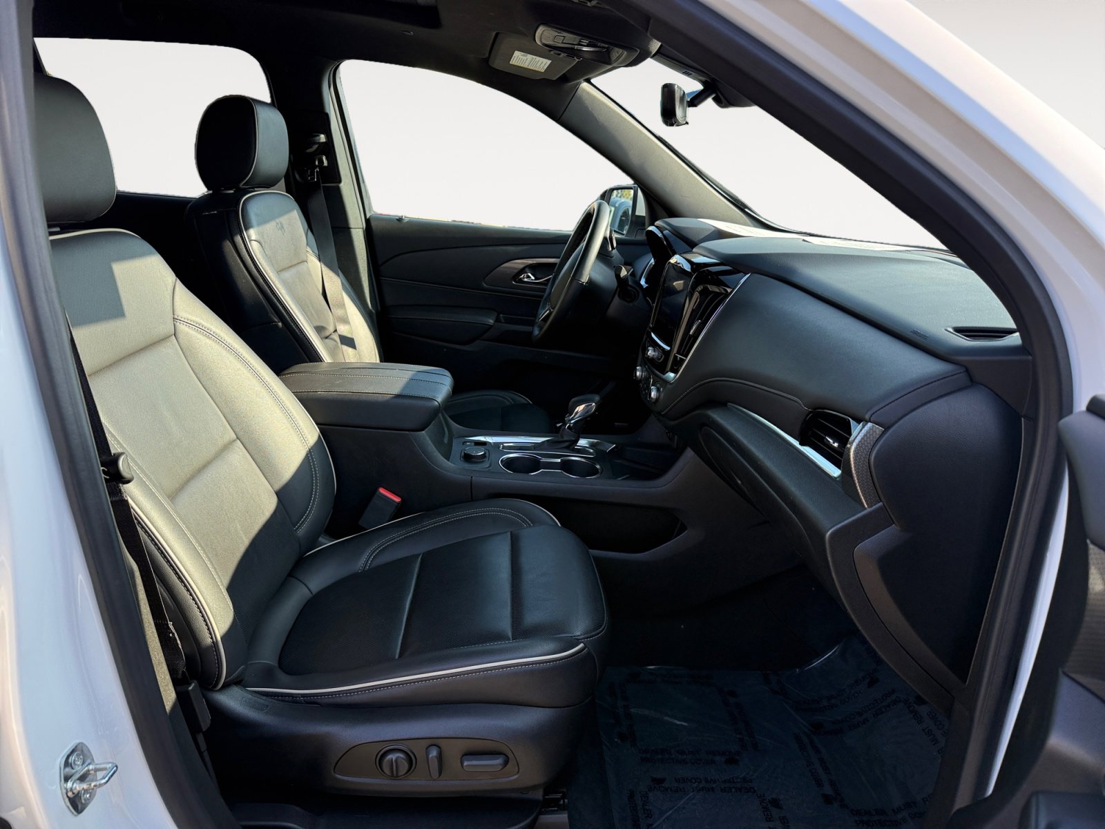 Used 2023 Chevrolet Traverse Premier image 19