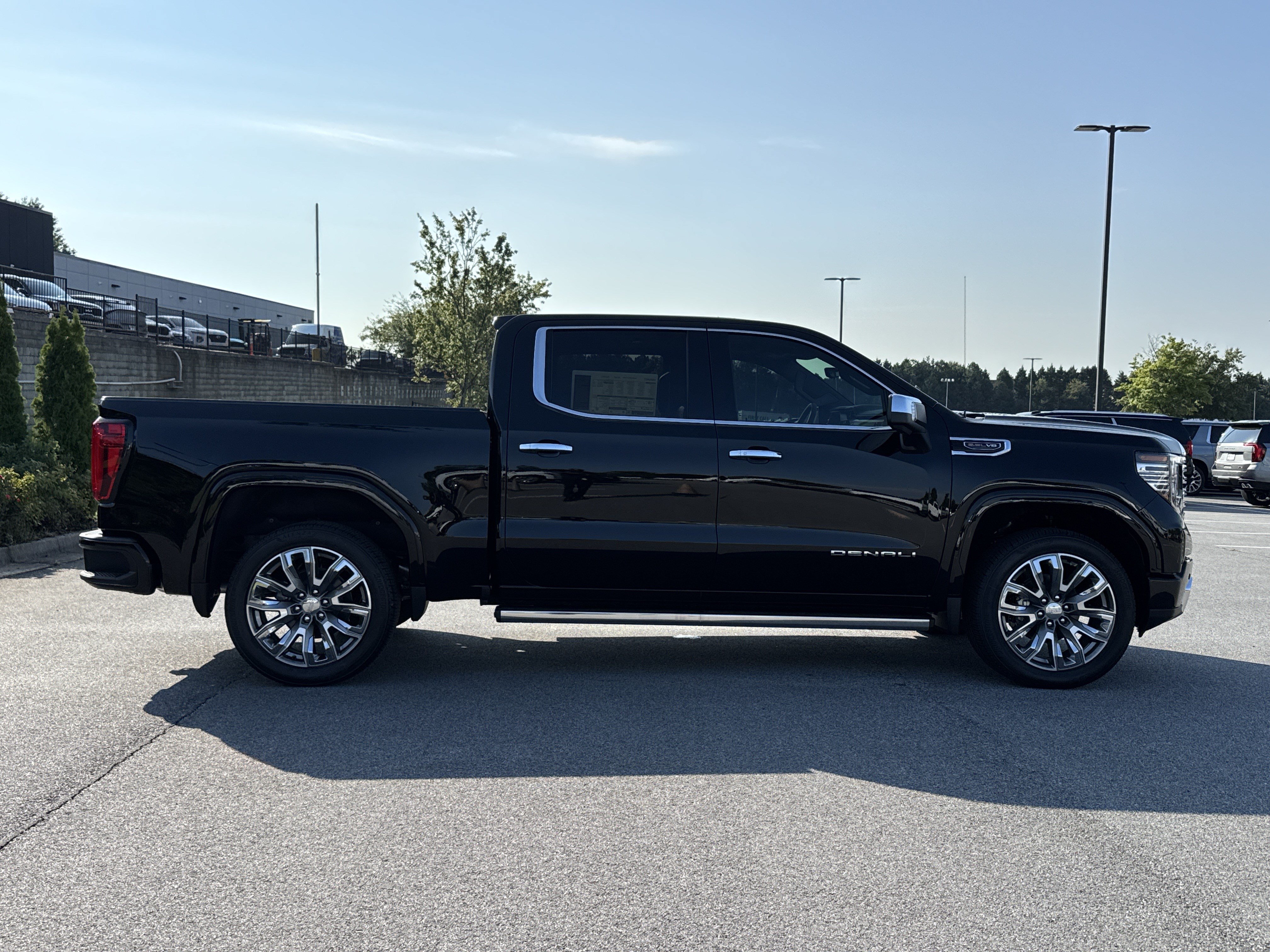 New 2026 GMC Sierra 1500 Denali w/ Denali Reserve Package AWD/4WD image 11