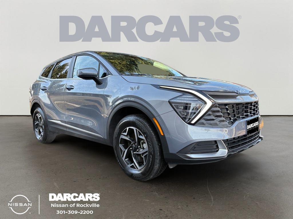 Used 2025 Kia Sportage LX image 1