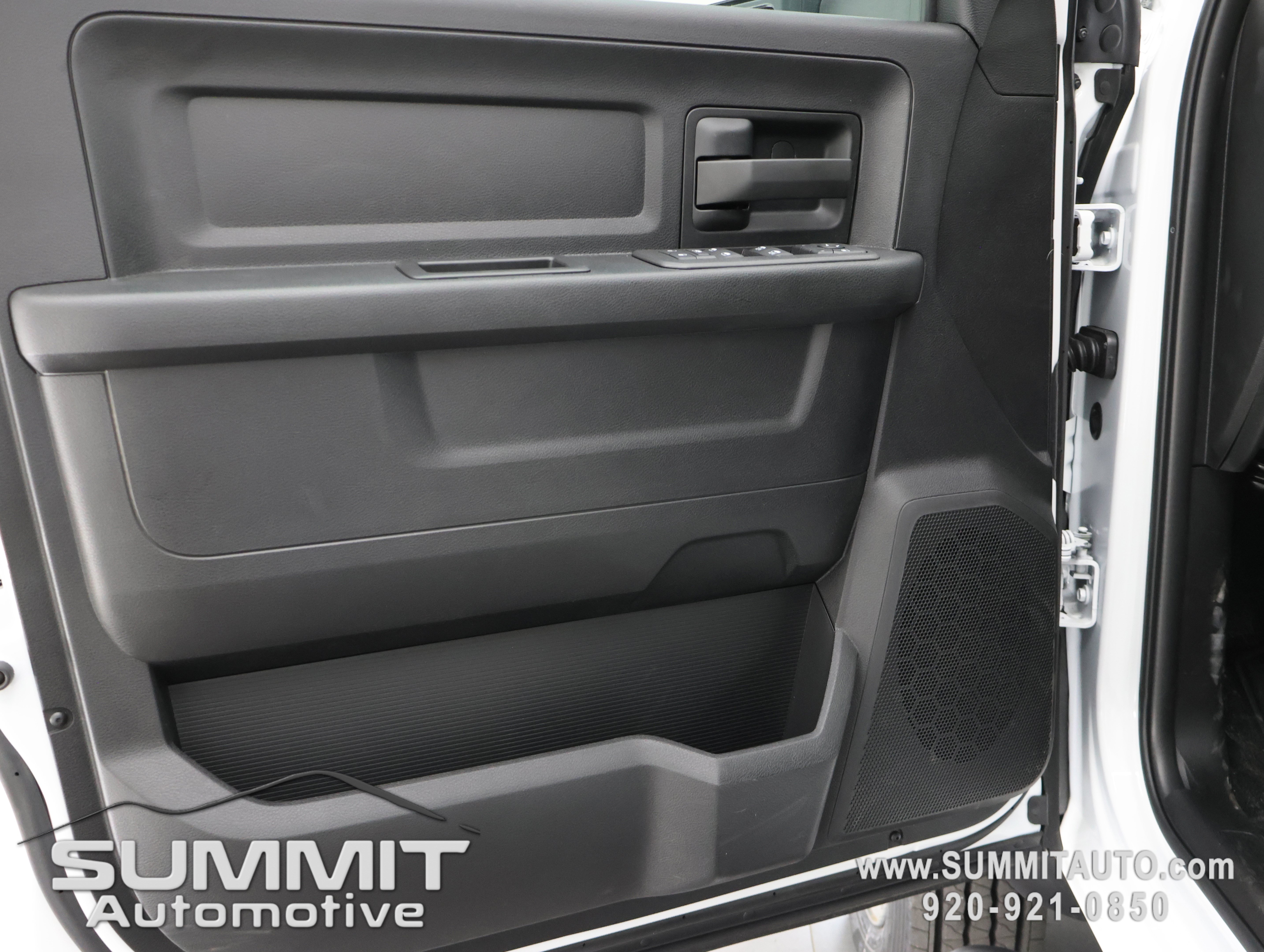 New 2026 RAM 5500 Tradesman w/ Chrome Appearance Group AWD/4WD image 9