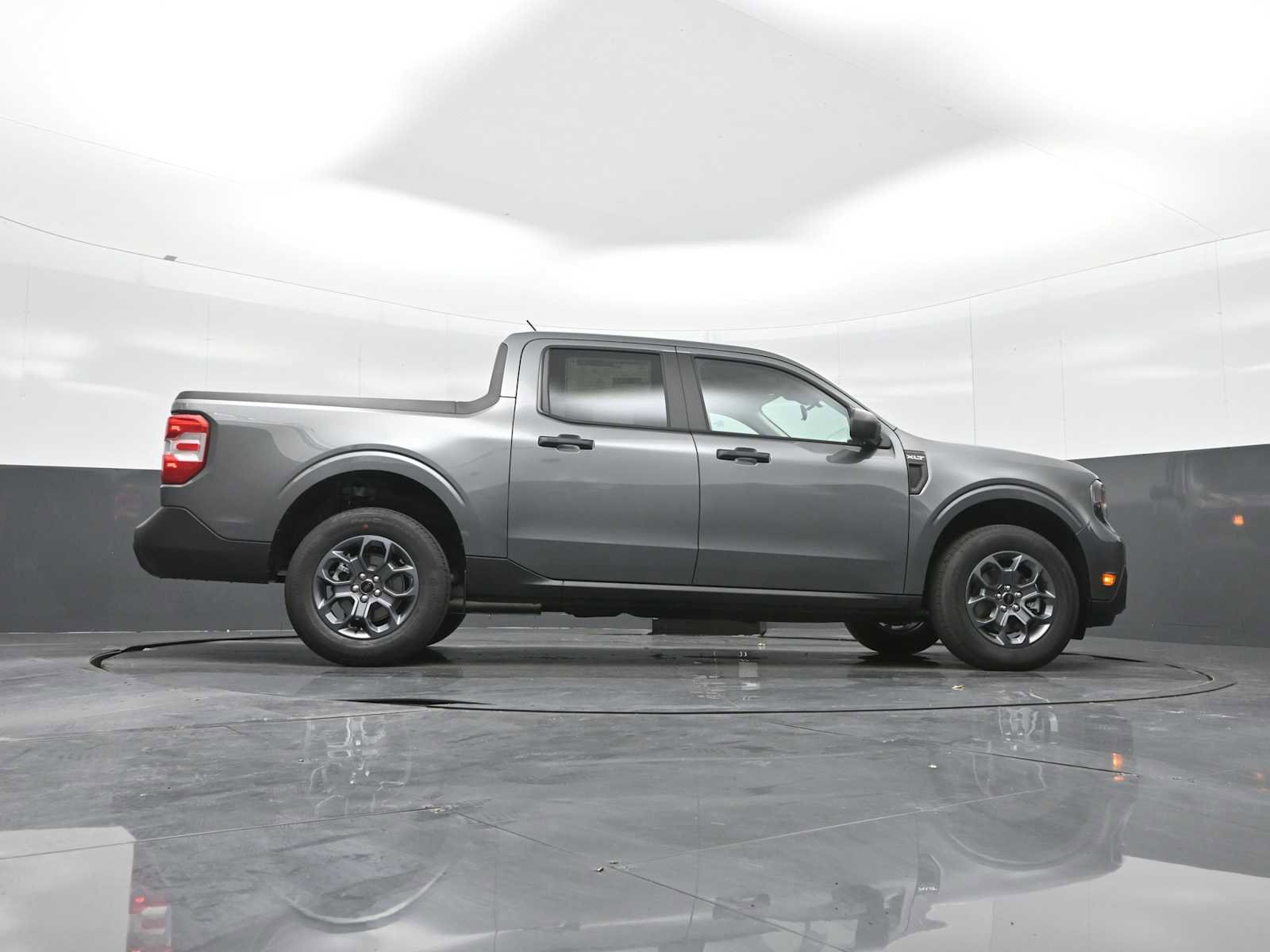 New 2025 Ford Maverick XLT image 25