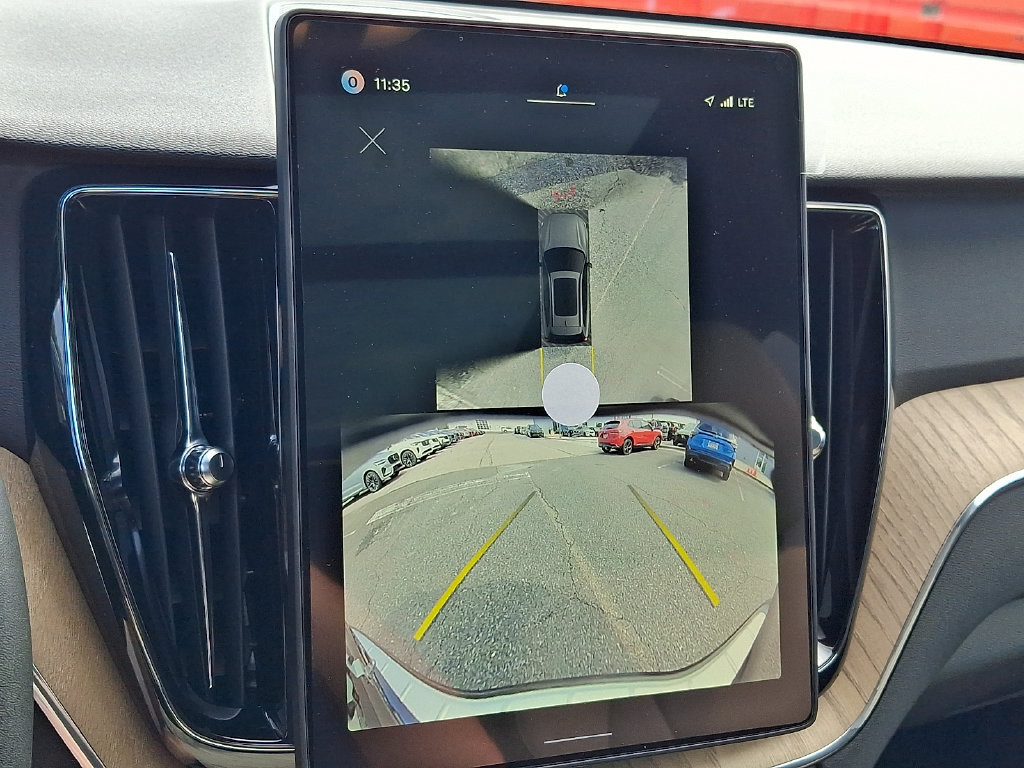 New 2027 Volvo XC60 B5 Plus AWD/4WD image 16