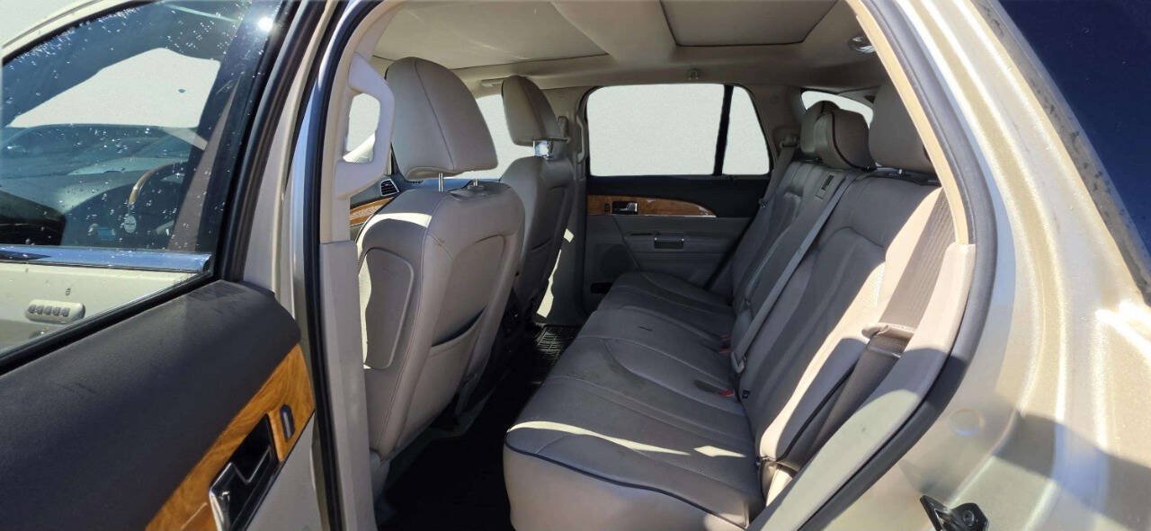 Used 2011 Lincoln MKX AWD w/ 102A Rapid Spec Order Code image 7