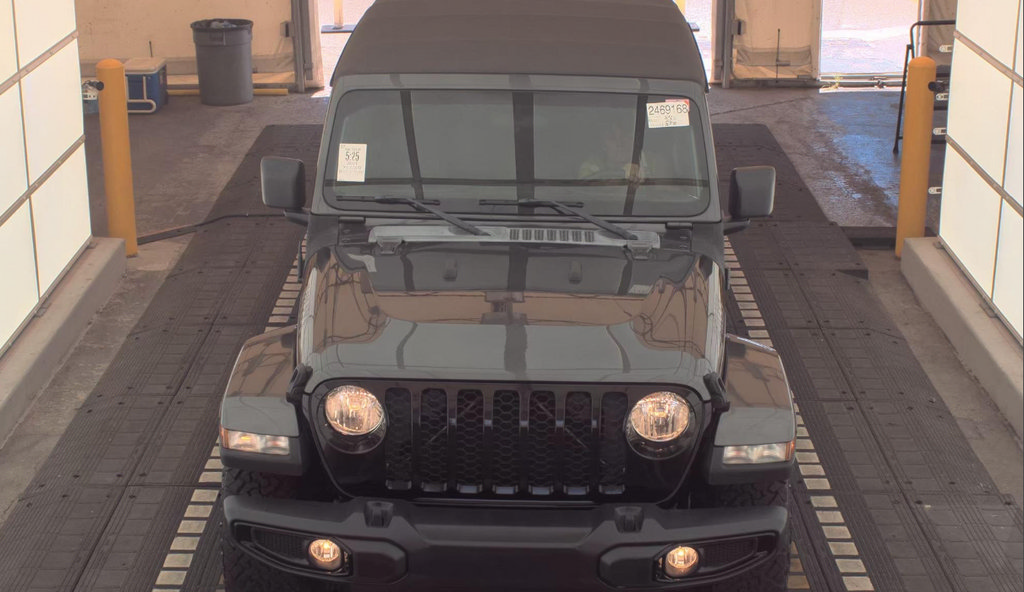 Used 2021 Jeep Gladiator Sport AWD/4WD image 3
