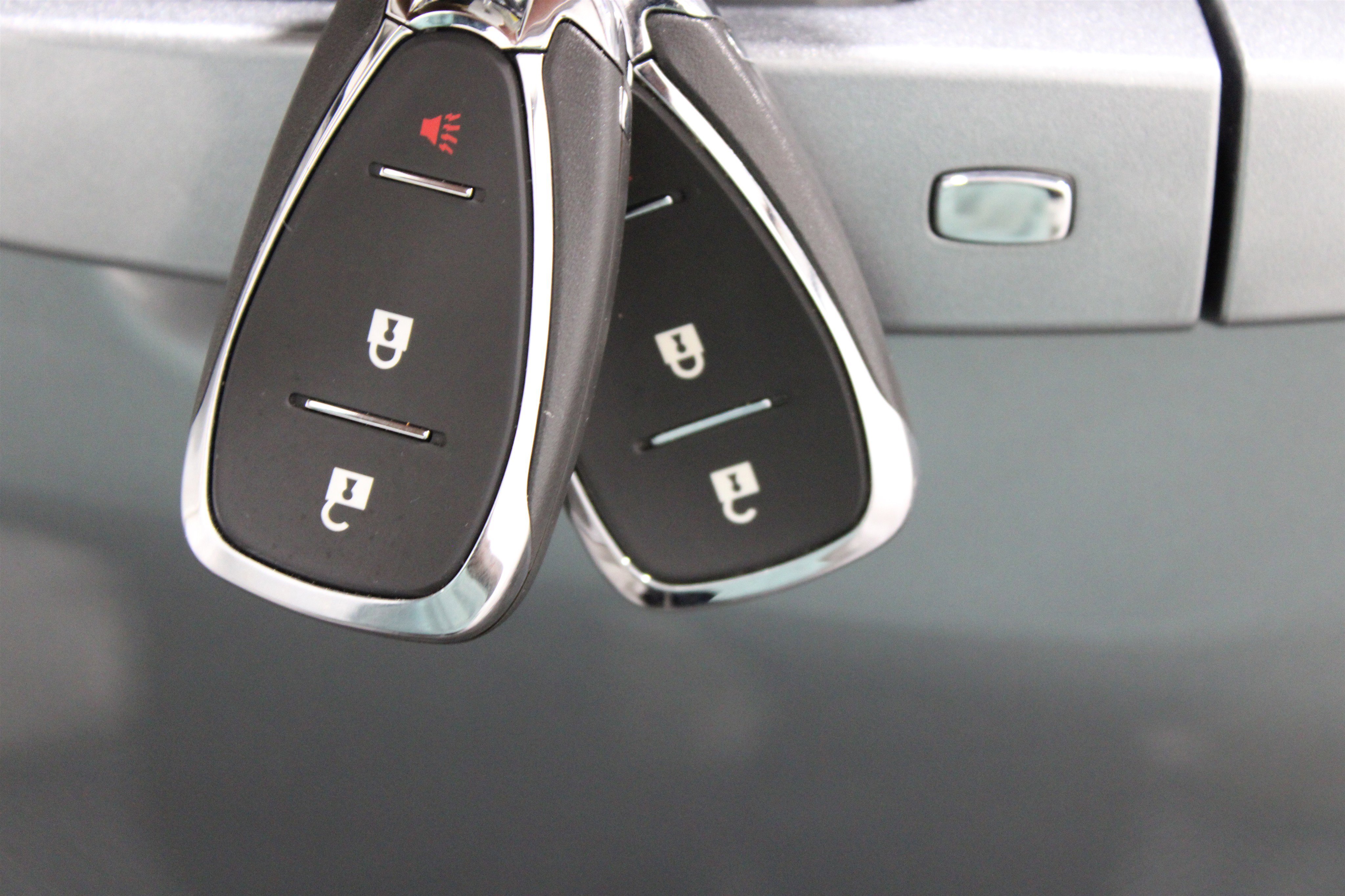 Used 2023 Chevrolet Equinox LT w/ LPO, Floor Liner Package image 19