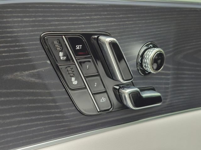 New 2026 Cadillac Lyriq Luxury w/ LPO, Floor Liner Package AWD/4WD image 18
