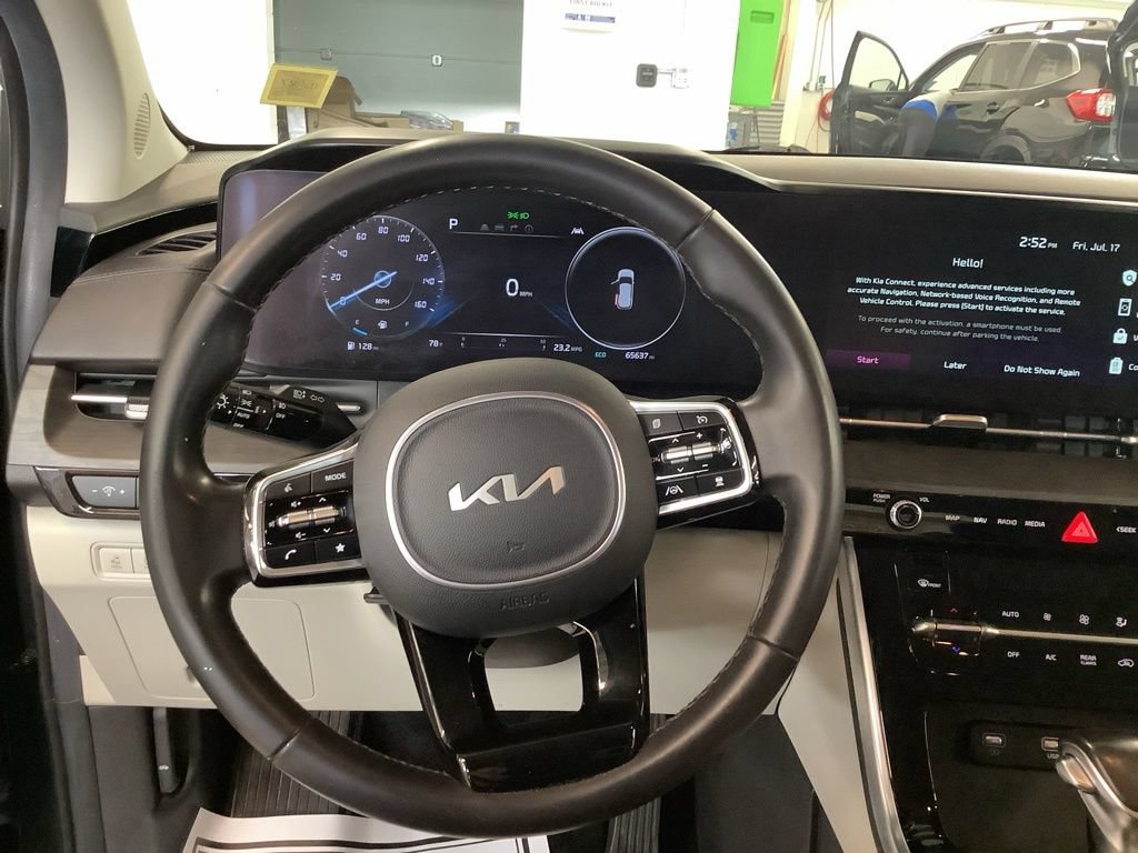 Certified 2023 Kia Carnival SX FWD image 13