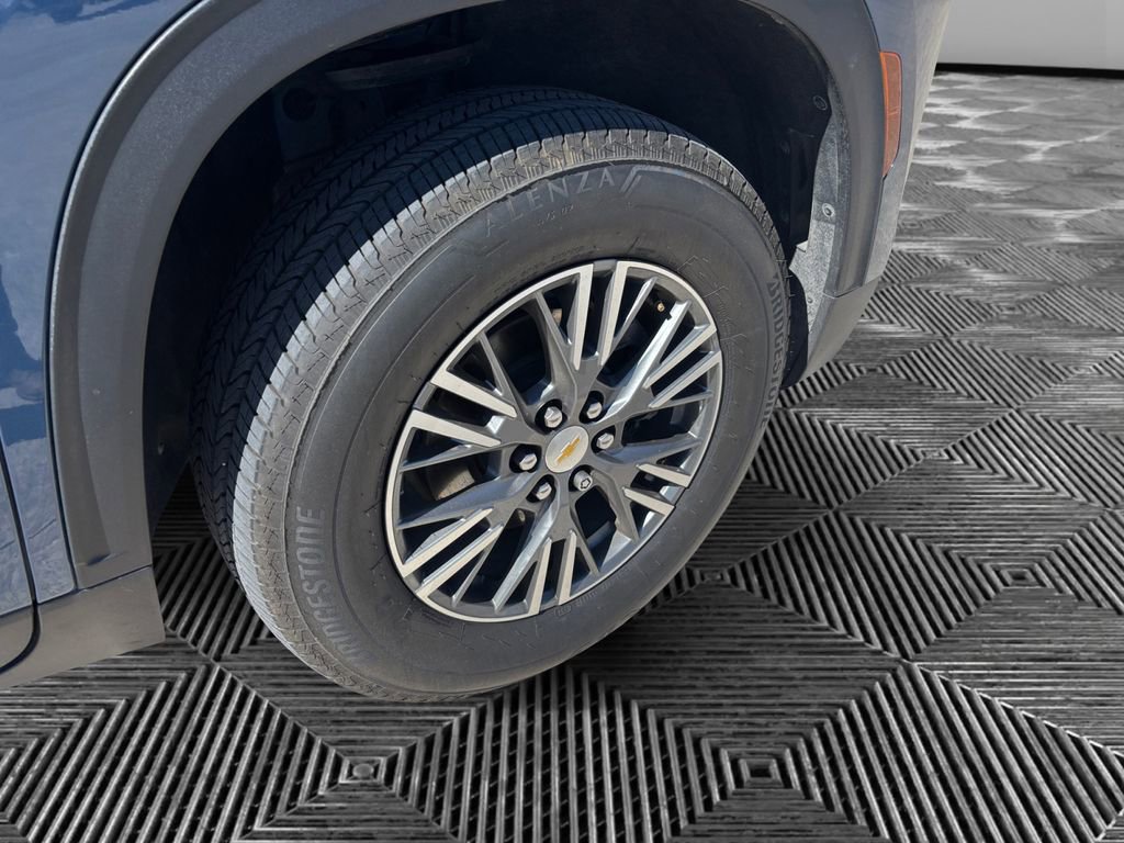 Used 2024 Chevrolet Traverse LT w/ Trailering Package image 18