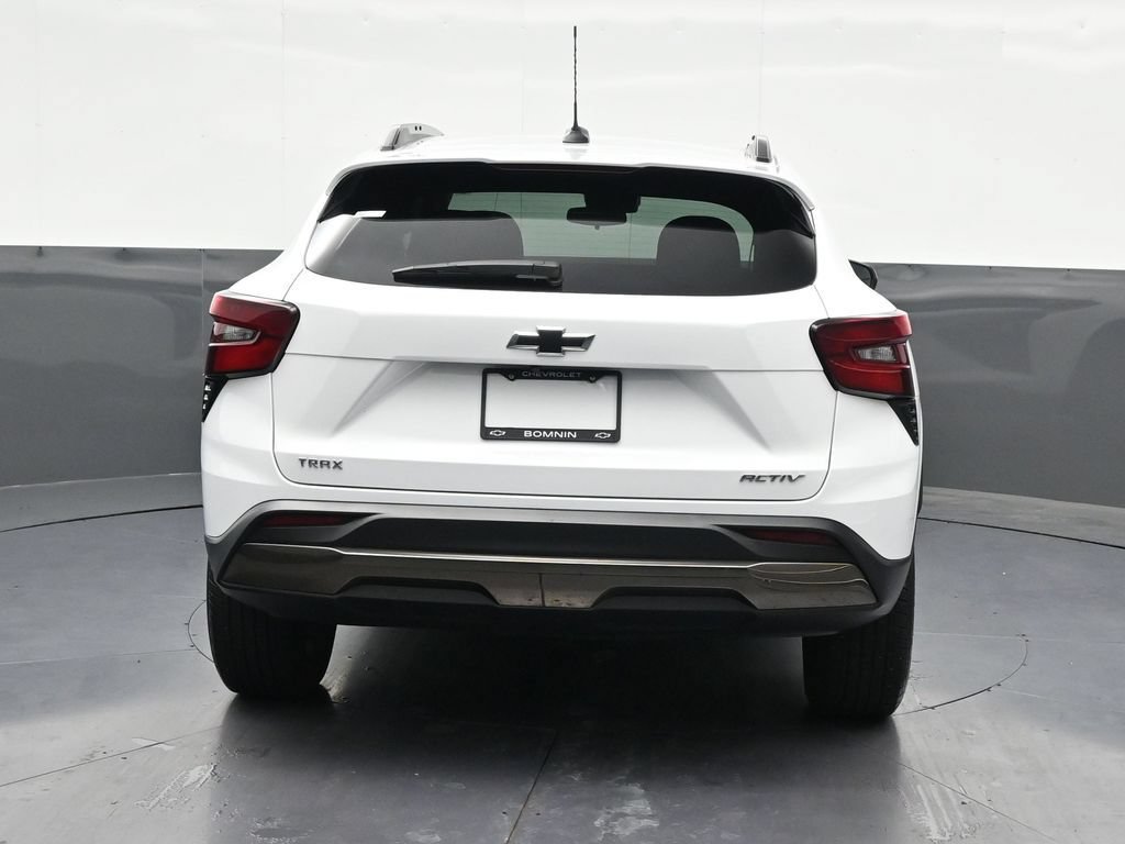 Used 2025 Chevrolet Trax ACTIV FWD image 4