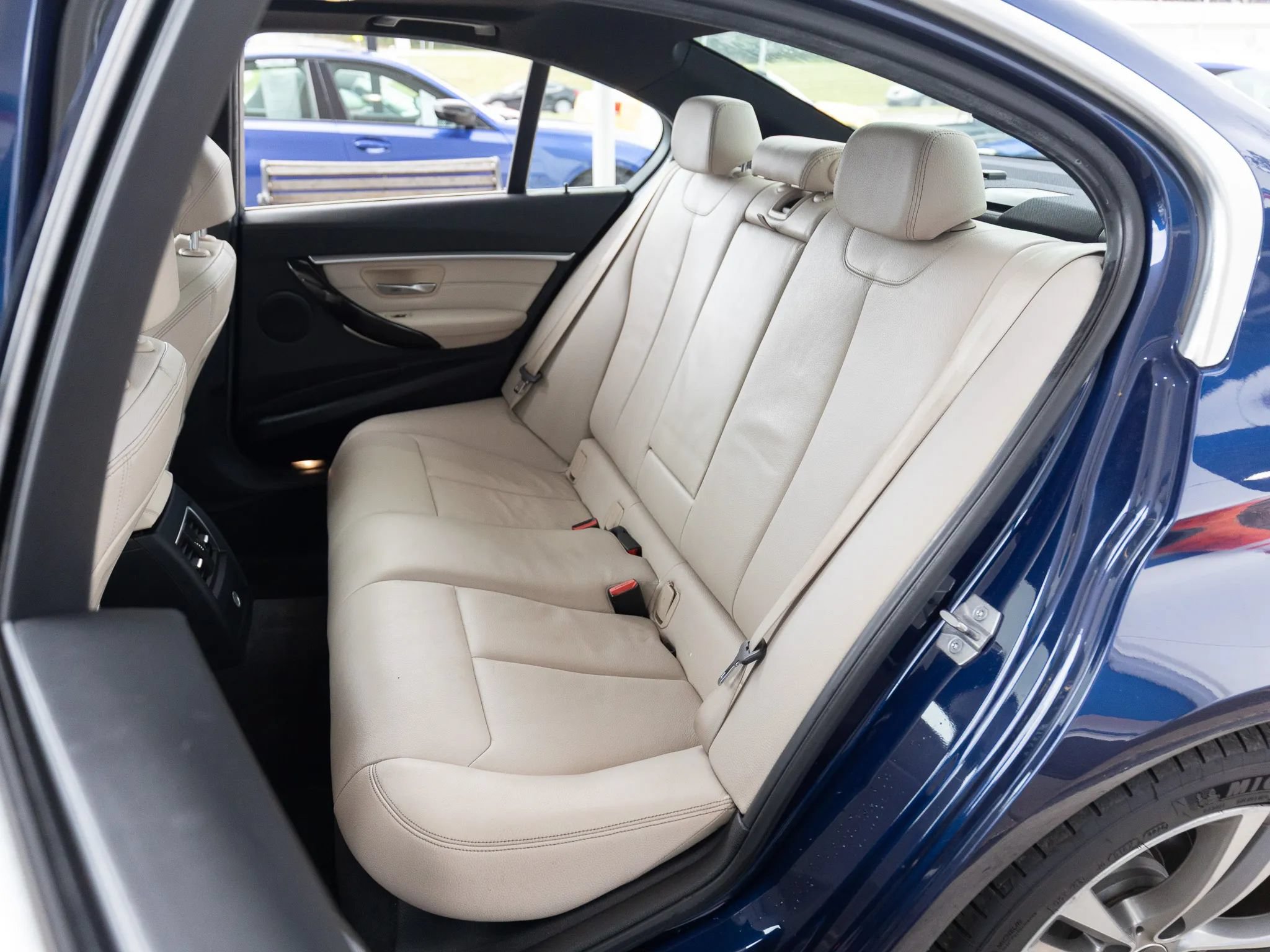 Used 2018 BMW 330i Sedan RWD image 28