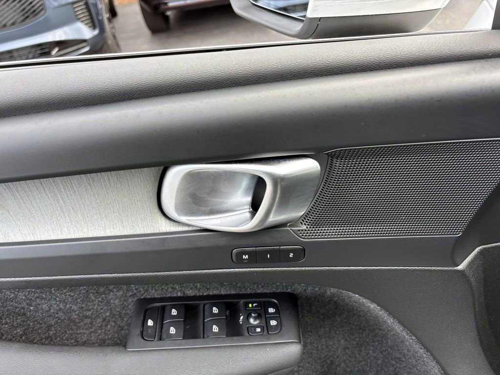 Used 2025 Volvo XC40 B5 Core w/ Protection Package Premier image 12