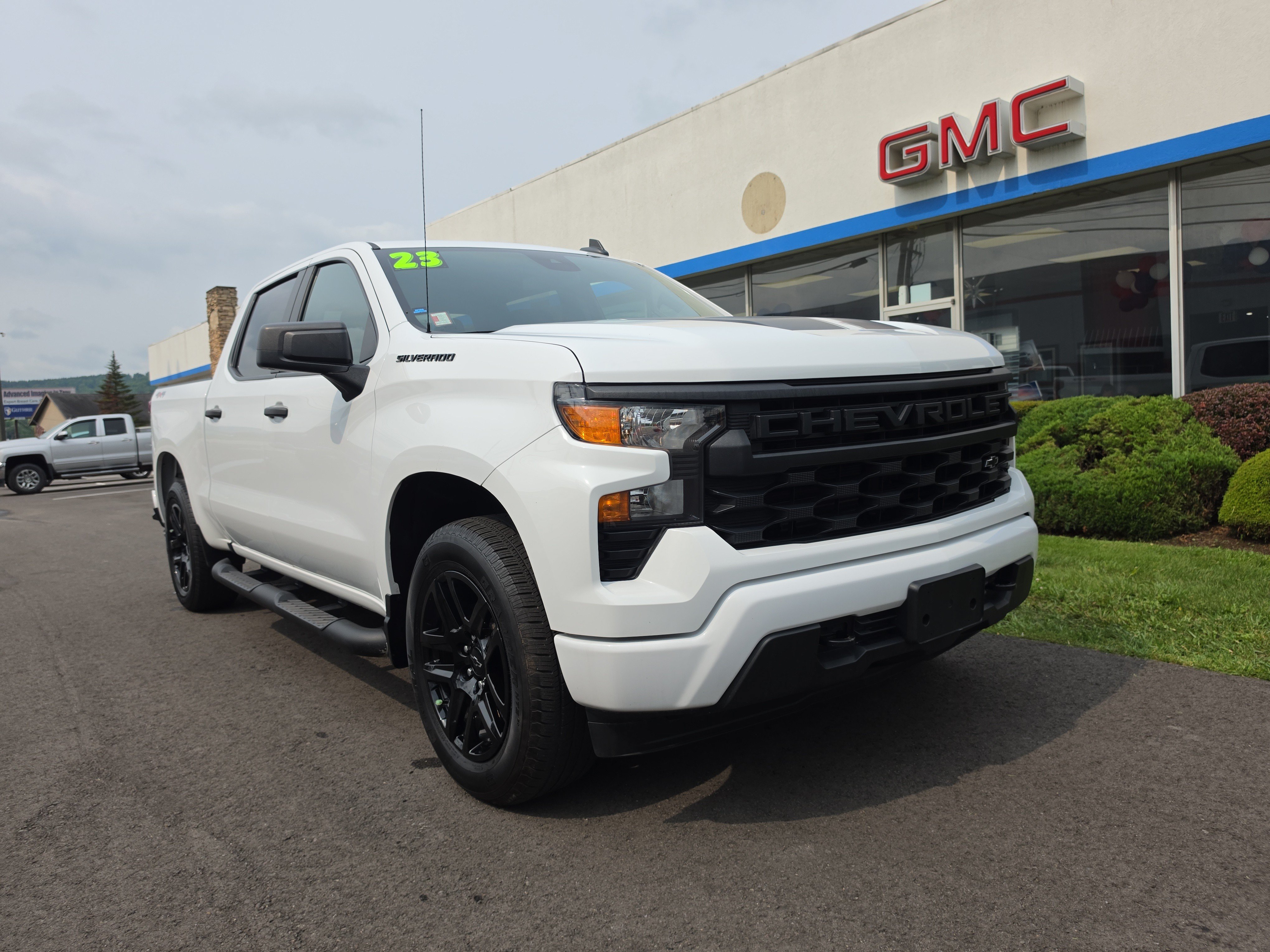 Used 2023 Chevrolet Silverado 1500 Custom w/ Rally Edition AWD/4WD image 1
