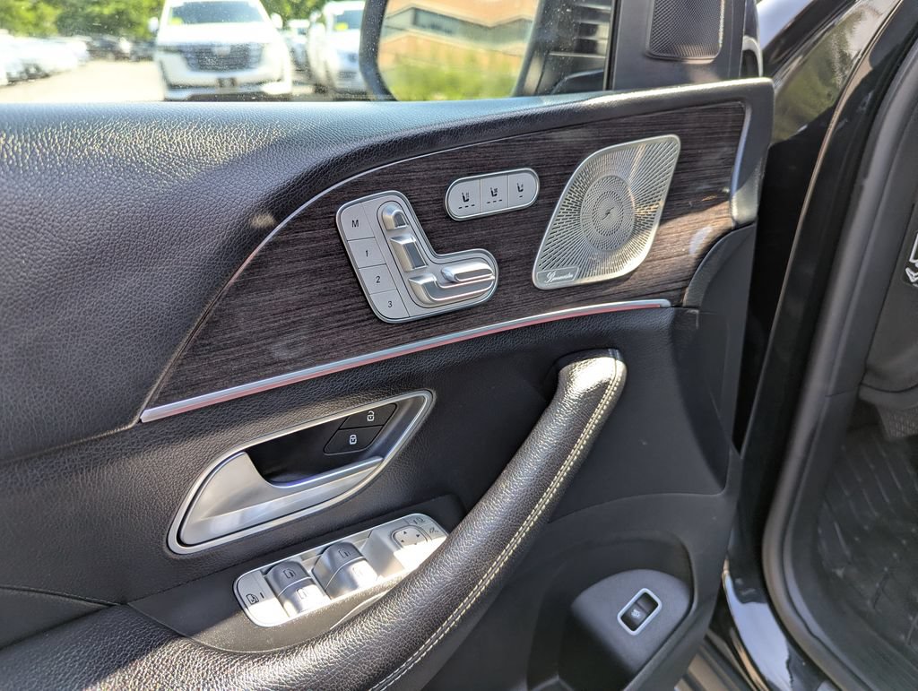Used 2022 Mercedes-Benz GLS 450 4MATIC image 12
