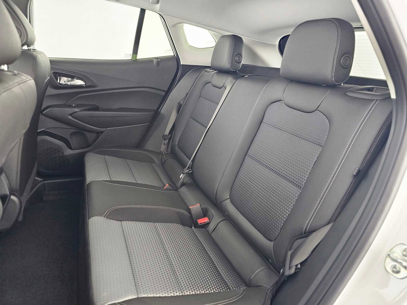 New 2026 Chevrolet Trax LT w/ Driver Confidence Package FWD image 17