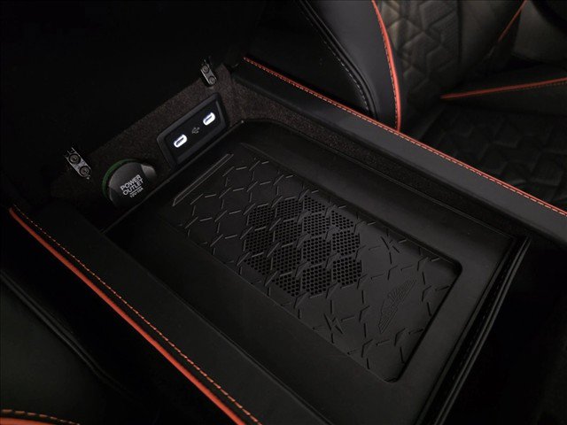 Used 2025 Aston Martin Vanquish RWD image 27