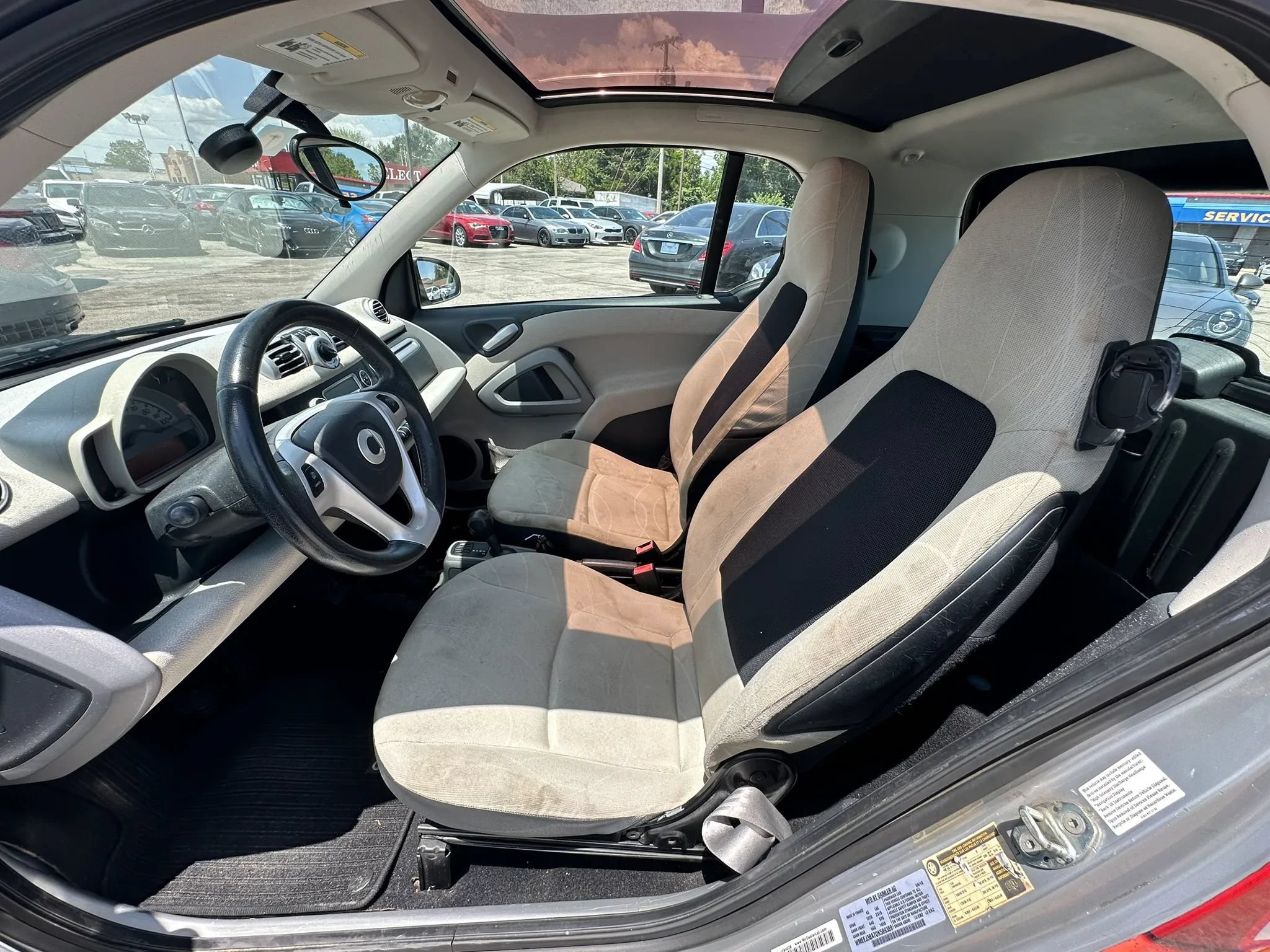 Used 2013 smart fortwo pure RWD image 9