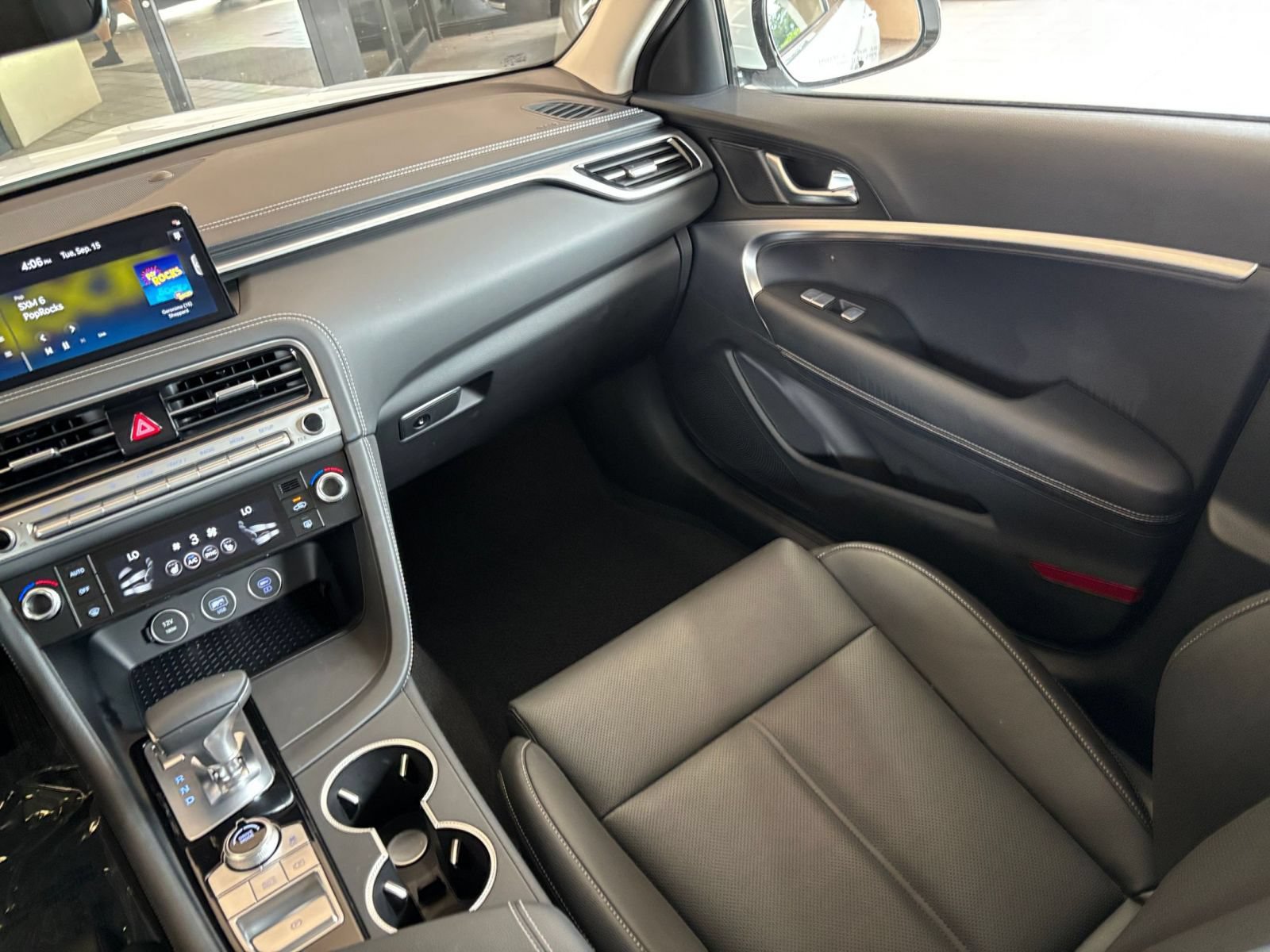 Used 2026 Genesis G70 2.5T RWD image 36