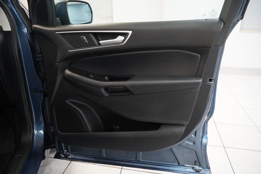 Used 2018 Ford Edge SEL w/ Equipment Group 201A AWD/4WD image 23
