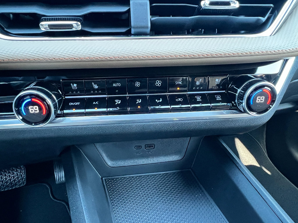 New 2026 Chevrolet Equinox ACTIV w/ Convenience Package III image 32