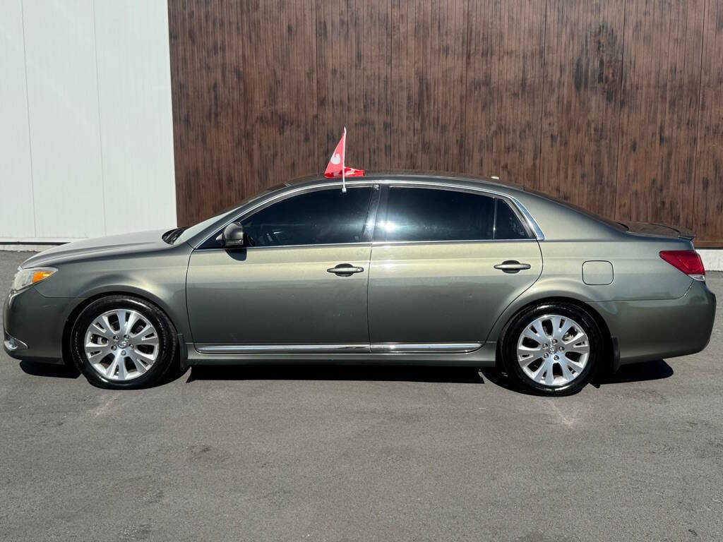 Used 2012 Toyota Avalon Limited FWD image 5