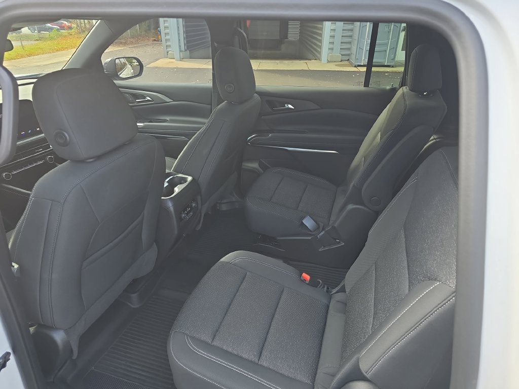 Used 2025 Chevrolet Traverse LT w/ LPO, Floor Liner Package AWD/4WD image 15